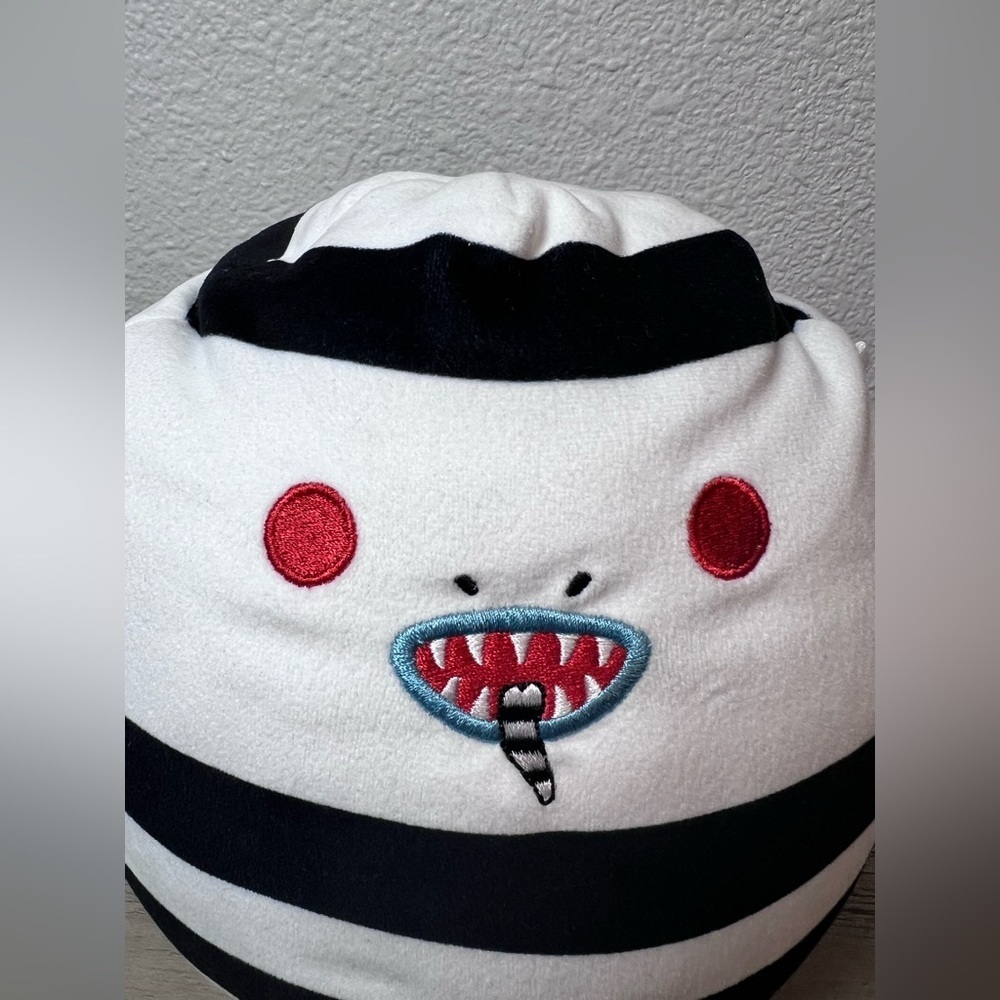 Squishmallow *Beetlejuice Sandworm 8" Plush Toy Black & White Striped Halloween - Picture 2 of 8